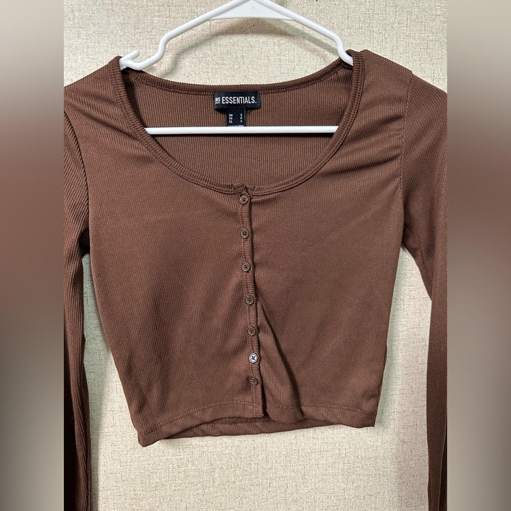 ESSENTIALS Women's Brown Ribbed Button-Front Crop Top